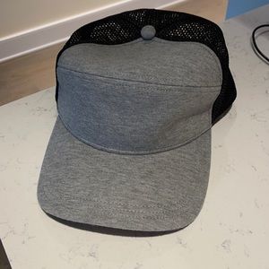 Lululemon wool/mesh hat - NEVER WORN!